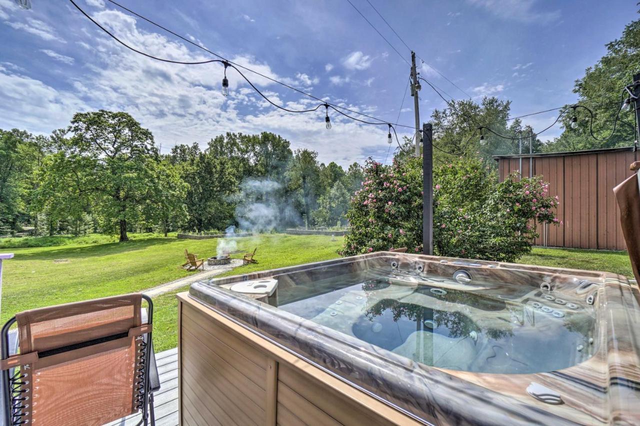 Cozy Bremen Family Home With Hot Tub And Acreage! Logan Bagian luar foto