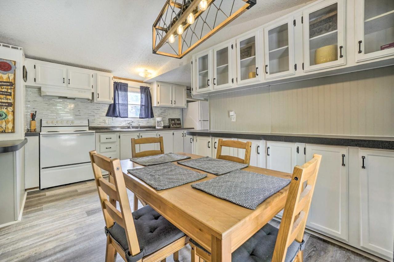 Cozy Bremen Family Home With Hot Tub And Acreage! Logan Bagian luar foto