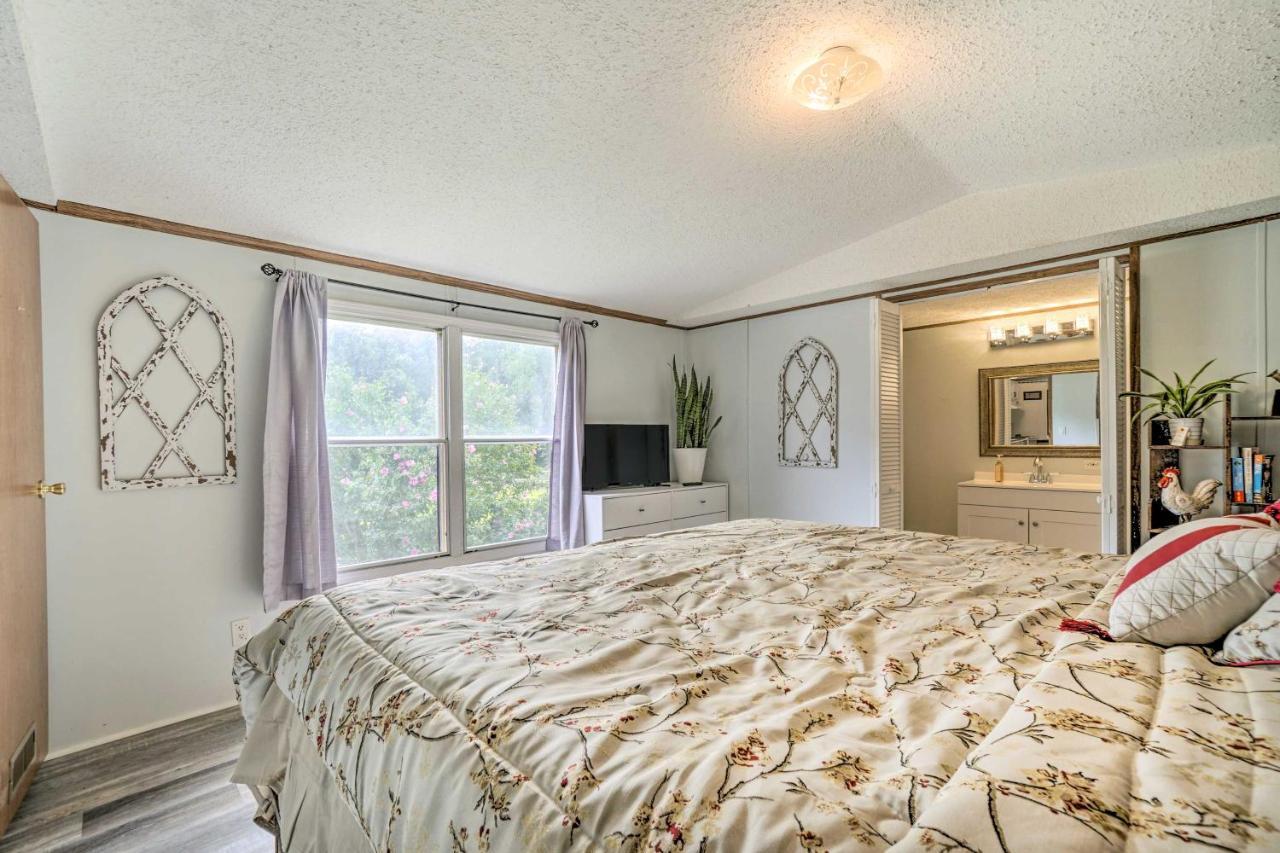 Cozy Bremen Family Home With Hot Tub And Acreage! Logan Bagian luar foto